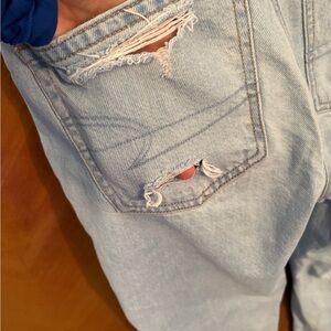 American Eagle Light Wash Distressed Jeans | Size 4 | Straight Leg Spring Denim